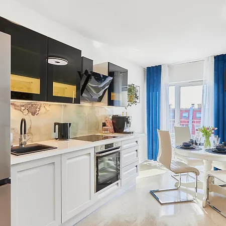 Golden Hour Apartments- Plac Slowianski 43 Daire *
