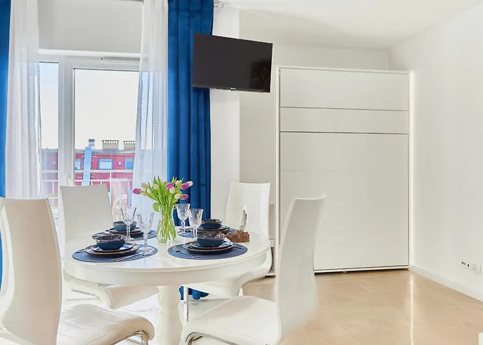 Golden Hour Apartments- Plac Slowianski 43 * سفينويتشي