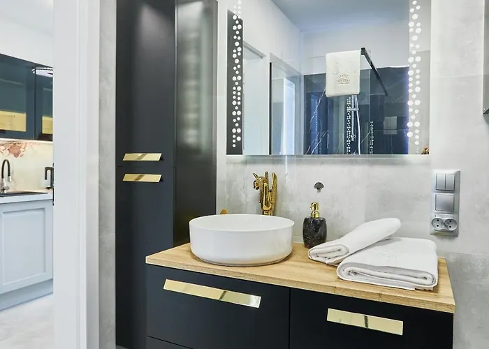 Golden Hour Apartments- Plac Slowianski 43