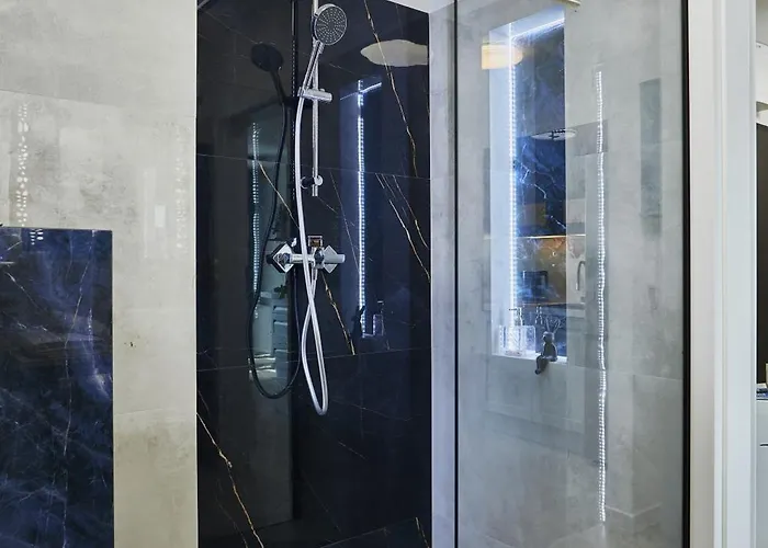 شقة Golden Hour Apartments- Plac Slowianski 43 *